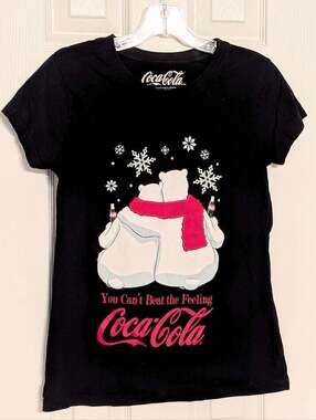 Coca-Cola Women's (Medium) Polar Bear Graphic Tee/T-shirt w/Textured Scarf